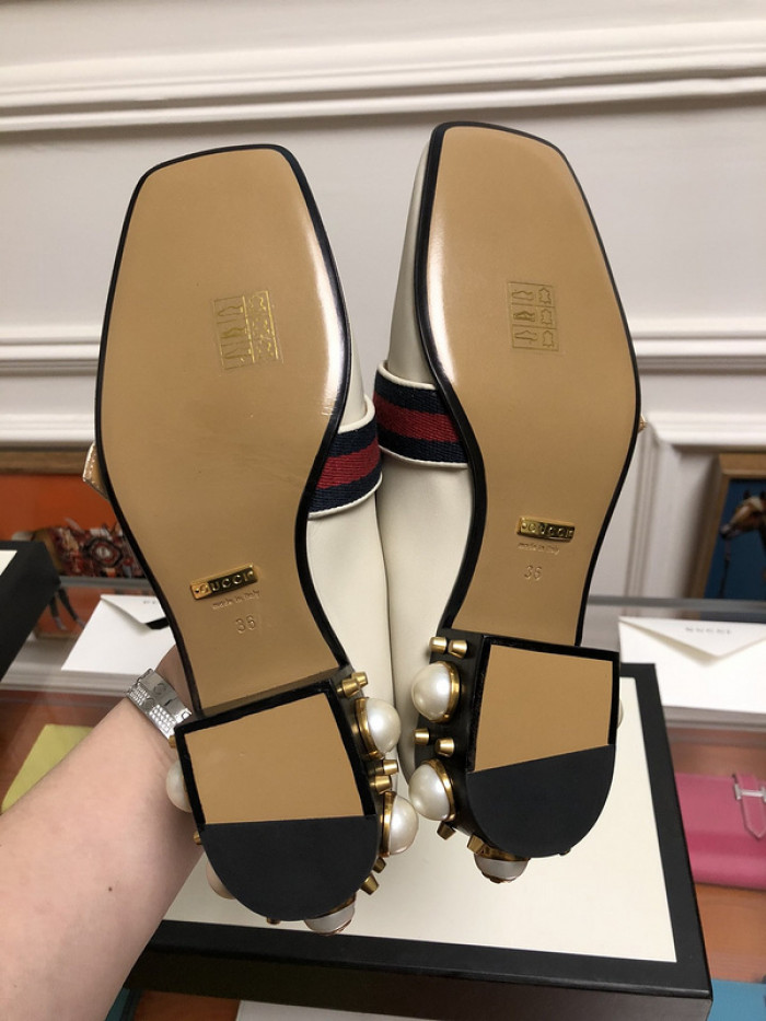 guc loafer