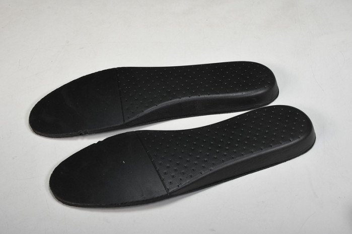 of sneakers ow-32