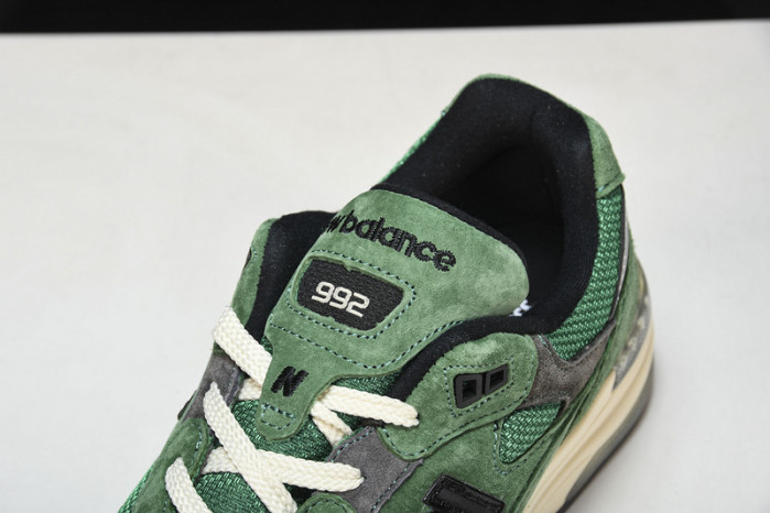 new Ba1an*e 992 jjjjound green m992jj