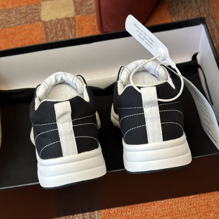 CN LOW TOP TRAINER CC SNEAKERS 21010922