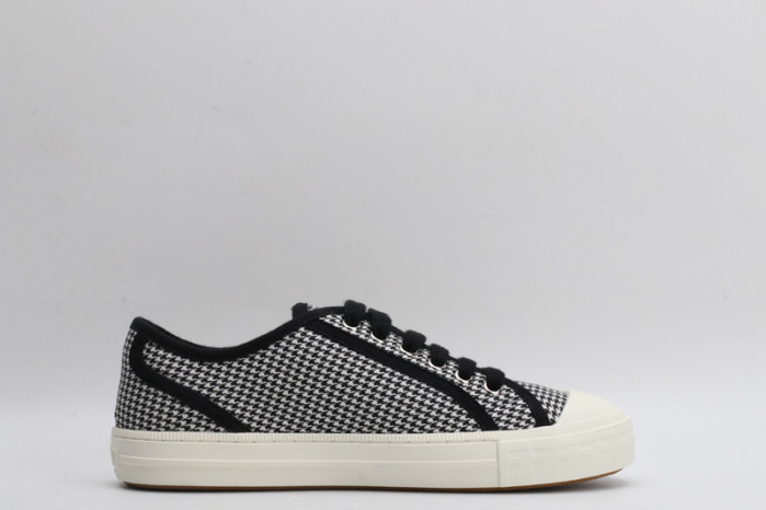 fen sneakers