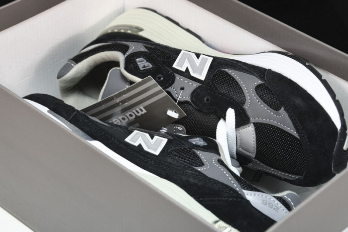 new Ba1an*e 992 black grey suede m992eb