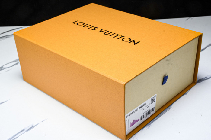 LOVT SNEAKER lv-318