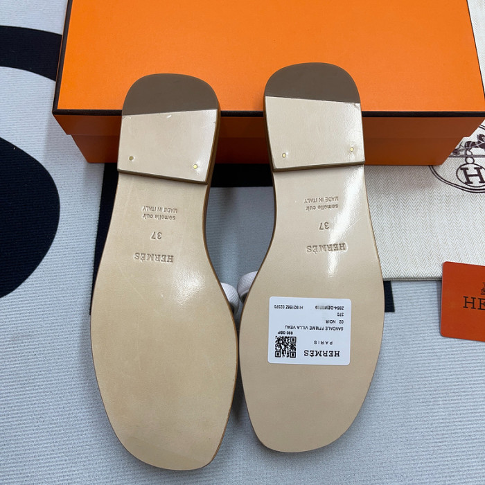 her slides 2306096