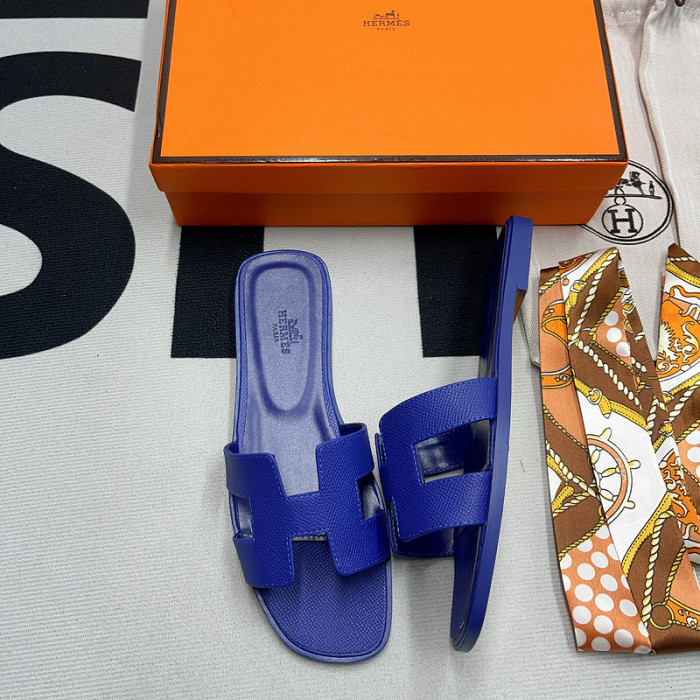 her slides 2306091