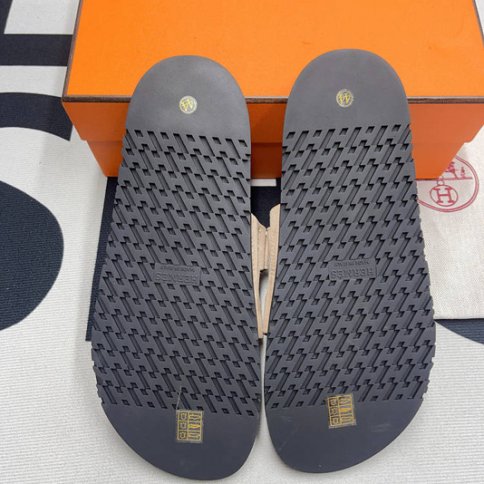 her slides 2307091