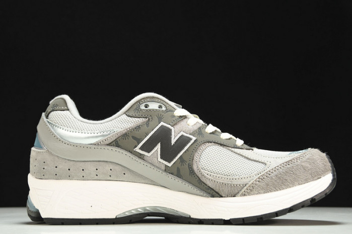 new Ba1an*e 2002r atmos grey rat m2002rat