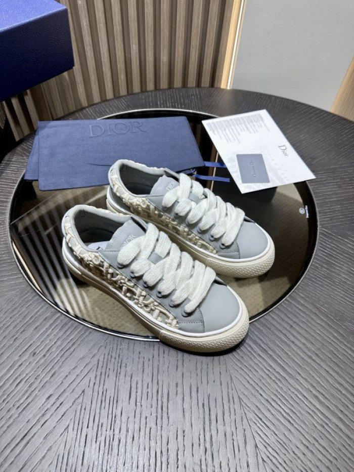 DR B33 LOW-TOP SNEAKERS DR-134